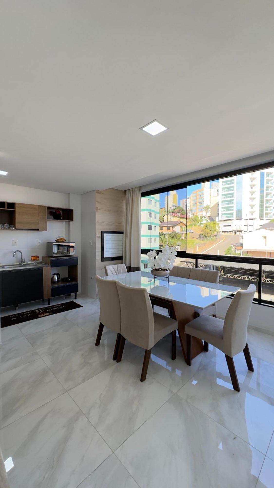 Apartment Apto Girassol - 2 Quartos, Apto Moderno,confortavel E De Frente Avenida Principal! *